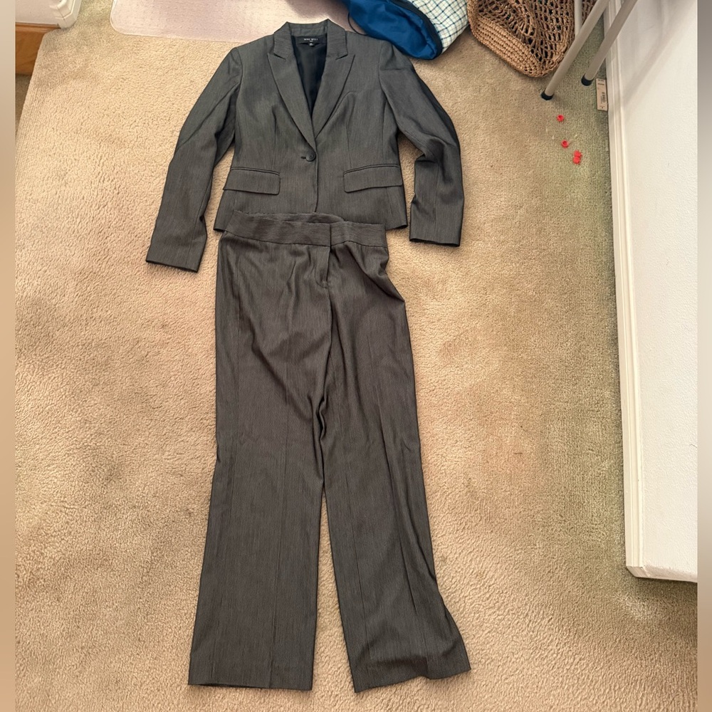 (SOLD) 

Nine West Charcoal Women's Pantsuit